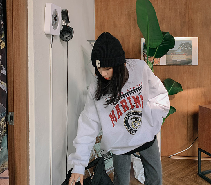 Eagle sheep raising man-to-man