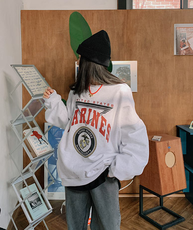 Eagle sheep raising man-to-man