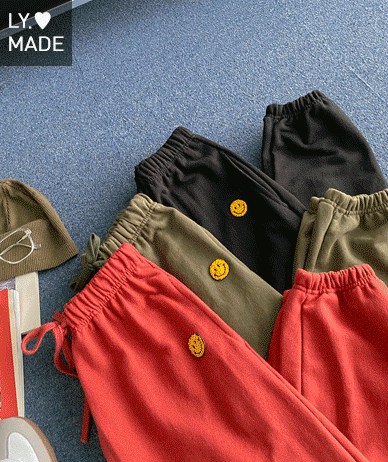 Smile Bookle Patch Banding Jogger Pants