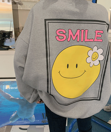 Framed smile brushed sweatshirt