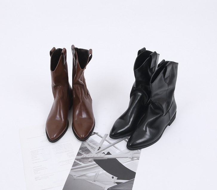 Taddy middle boots (model wearing cut 240)