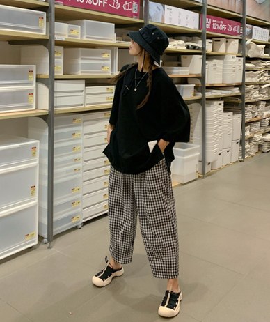 Paulet Check Banding Baggy Pants