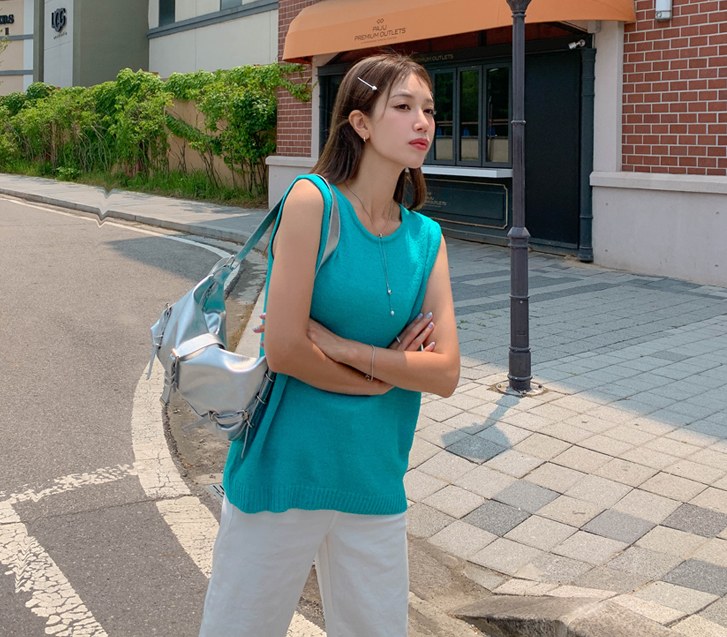 K Boucle Knit Sleeveless Shirts