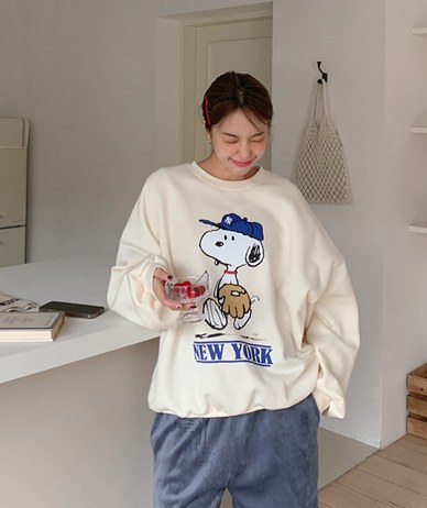 Balls Nayeom napping Long-sleeve Man to man