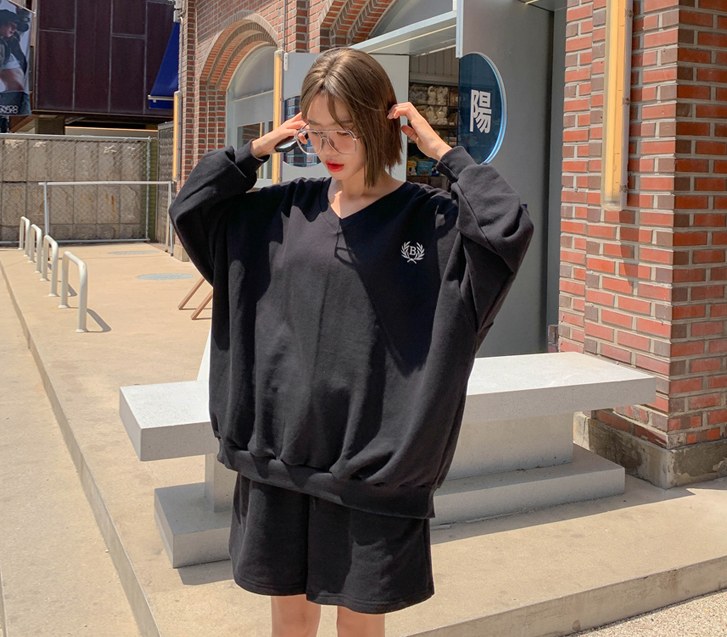 Vivi V-neck Sweatshirt Shorts Training set