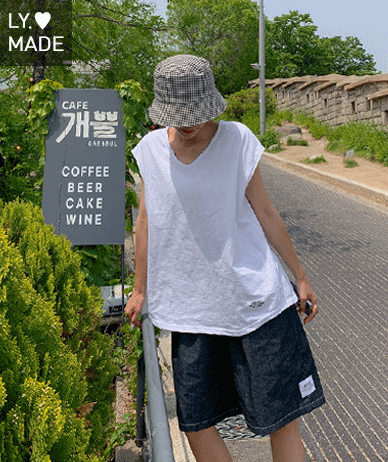 And Patch V-neck Deki Slav Sleeveless shirts