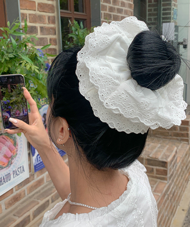 Jane Punching Hair Band