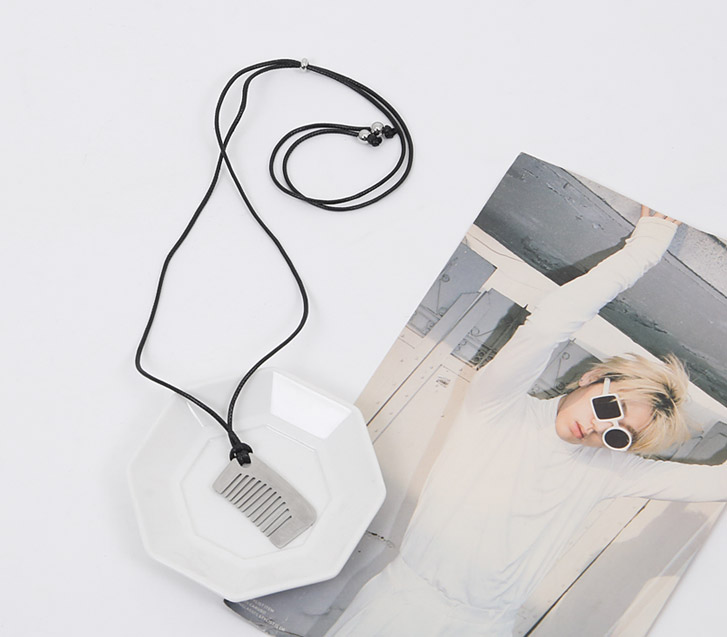 Blanc Steel Comb Necklace