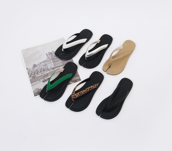 Moet Leather Slippers
