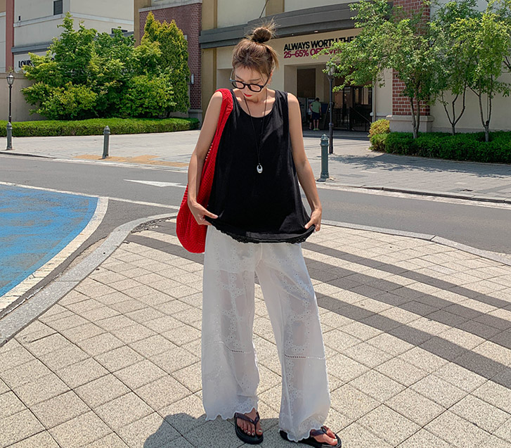 Square embroidery eyelet banding wide pants