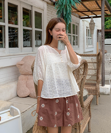Kaol Embroidery Short-sleeve Blouse Sleeveless Shirts Set