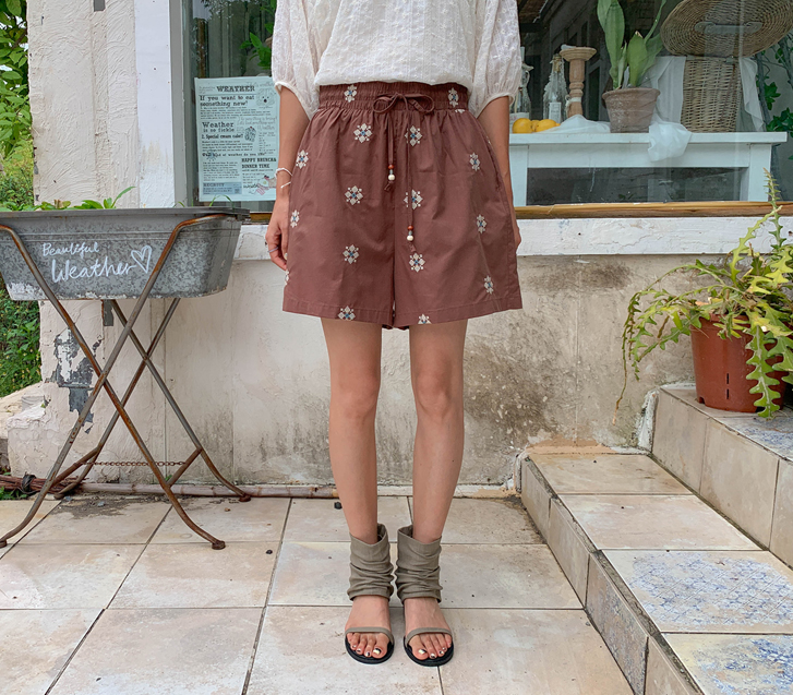 Brick Ethnic Embroidery Banding 4-Part Shorts