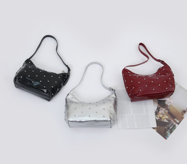 Risho Jing Glossy Shoulder Bag