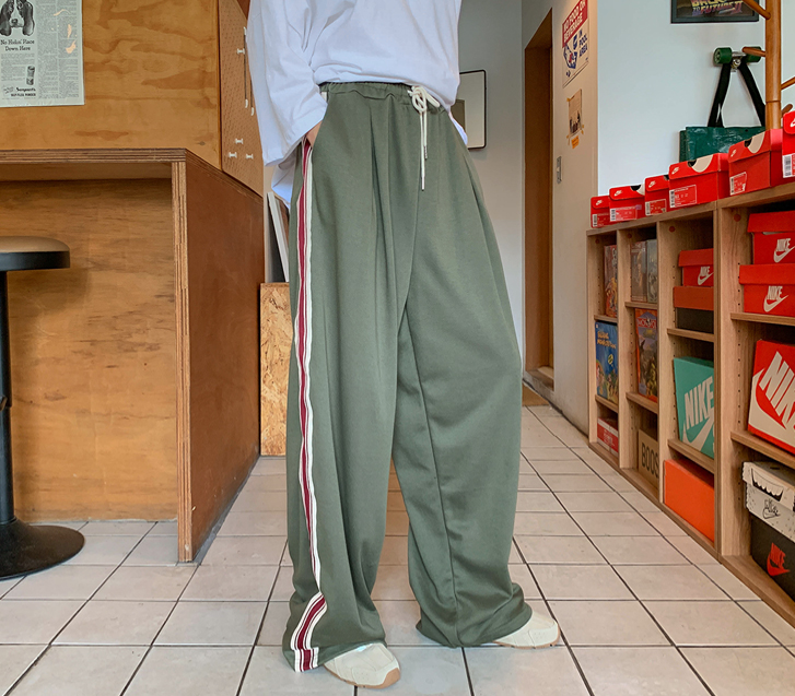 Russell Tape Banding Wide Training Pants