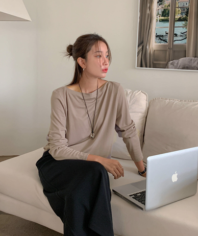 Mimi Corrugated Lip Neck Long-sleeve T-shirt