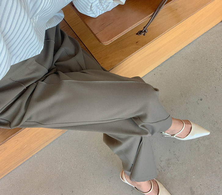 Basel Pintuck Semi-Wide Back Banding Slacks