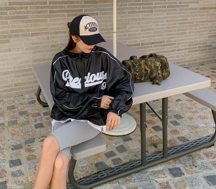 Press-embroidered patch nylon windbreak jumper