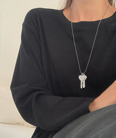 Juri Long Two Key Necklace