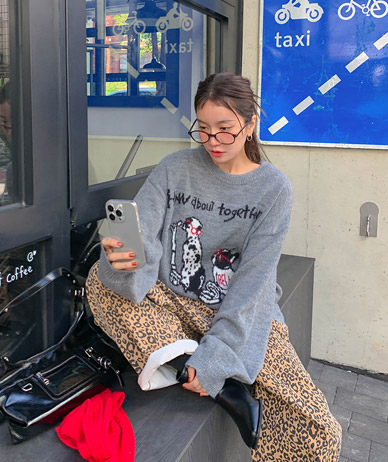 Dog printing Wool overfit Round neck Knit