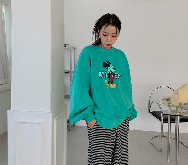Mickey Nayeom Yanggimo Pigment Sweatshirt