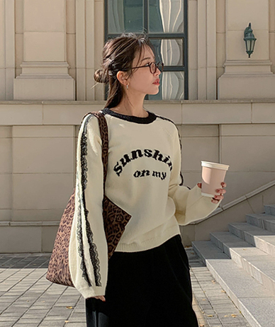 Sunshine Lettering Race Raund Neck Knit