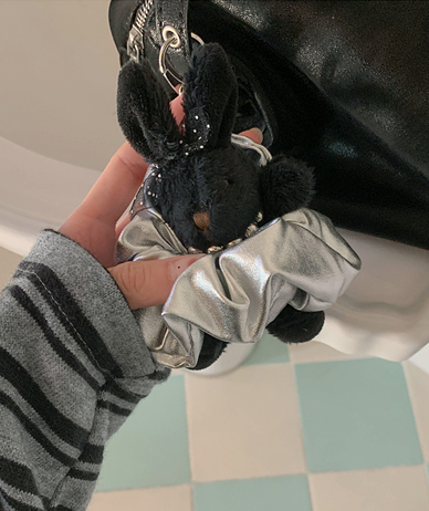 Marilyn rabbit keychain