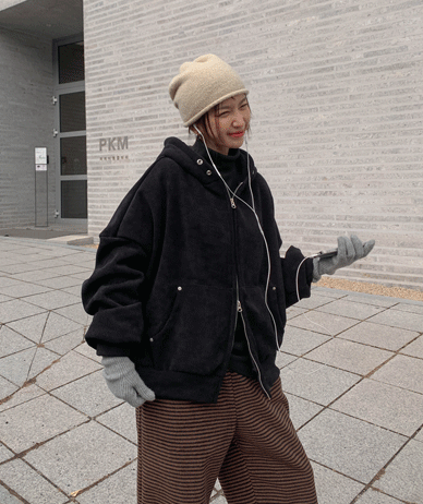 [Unisex] Rivet Corduroy Boa Hood Zip-up