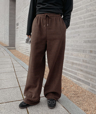 Willy Dangara Fleece String Wide Jogger Pants