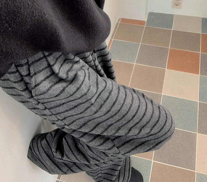 Feet Dangara Mink napping banding wide pants