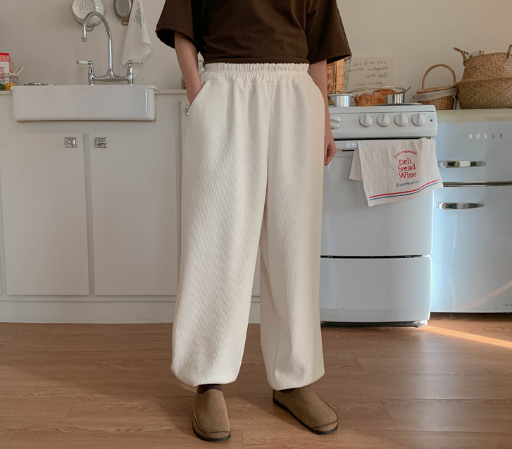 Muse Patch Corduroy Raised Fleece Banding Jogger Pants