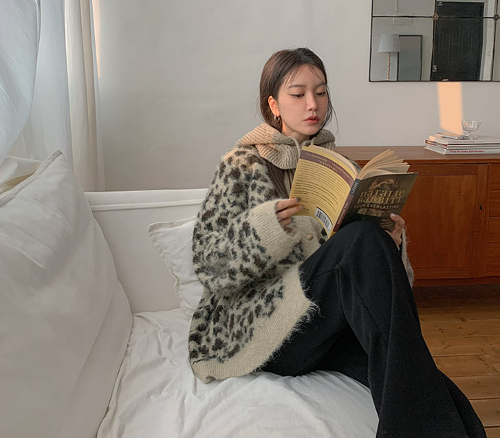 Duby Leopard Knit V-Neck Cardigan