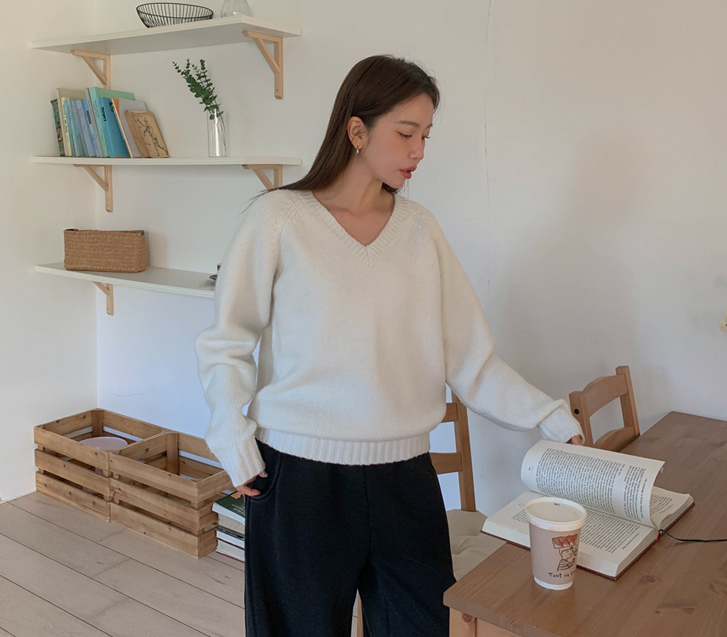 Mitten V-neck Wool Knit