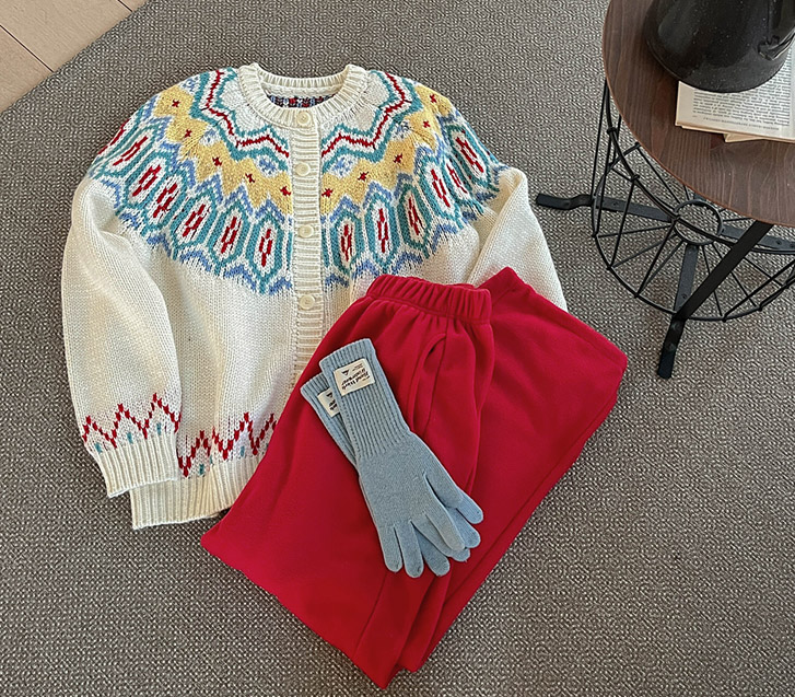 Tugu Furi's two-way wide pants