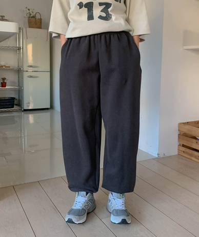 Milk Yanggimo Jogger Banding Training Pants