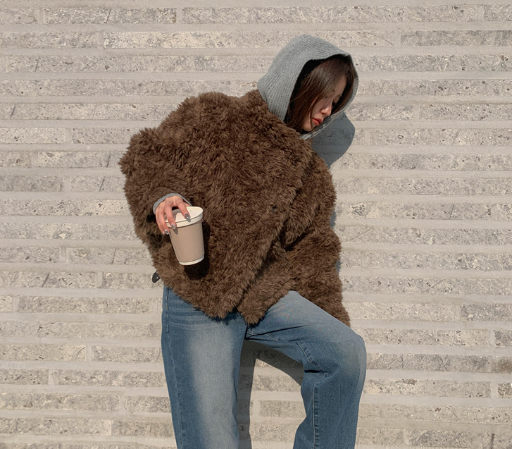 Teddy Diagonal Button Mustang Fur Jacket