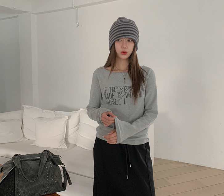 If Na-yeom Peachy Lip Neck Long-sleeved T-shirt