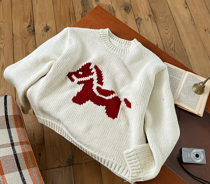 Pony knit Raund neck knit