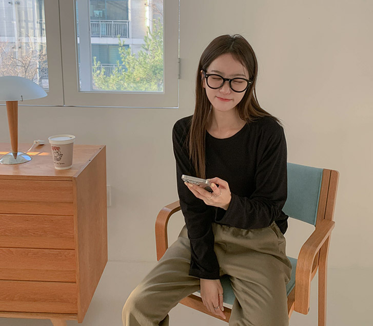 Basque Corrugated Round neck Long-sleeve T-shirt