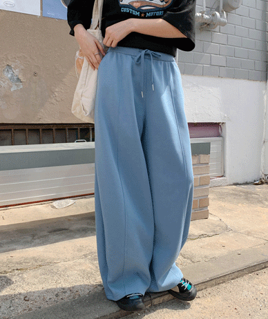 Leon Wide Balloon Cutout Training Pants