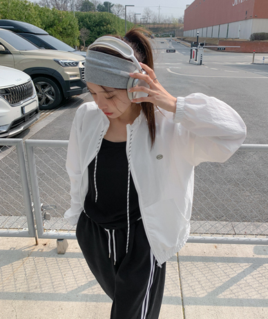 This nylon string windbreak jumper