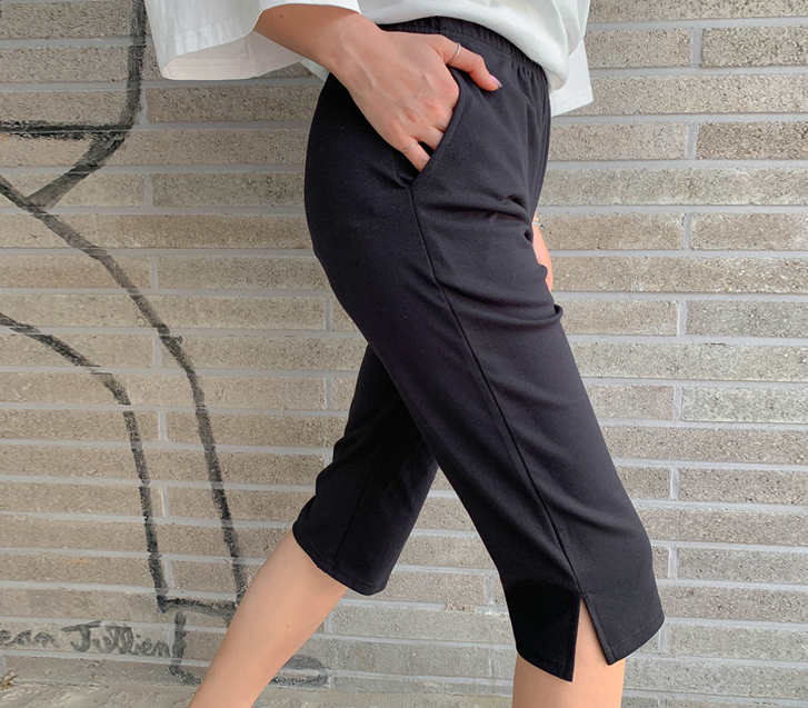 Catcher side slit banding capri pants