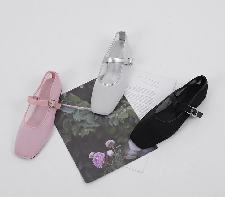Mott Buckle Mesh Flat (Model wearing cut 245)