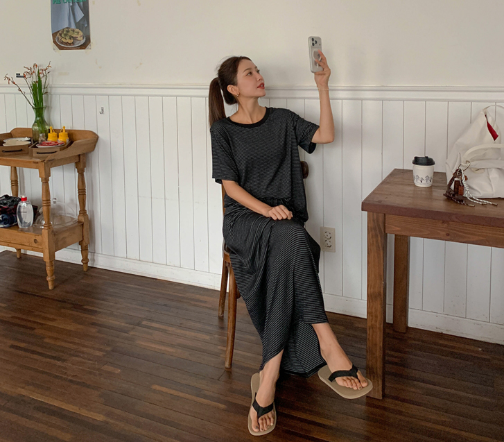 Milky Striped Short T-shirts and Long Skirt Set