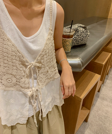 Mouth Race Knitted Bustier