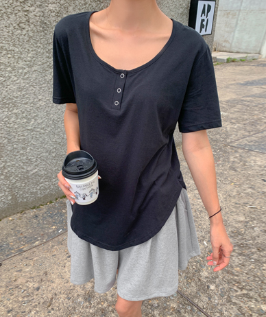 Moto U-neck Button Short-sleeve T-shirt