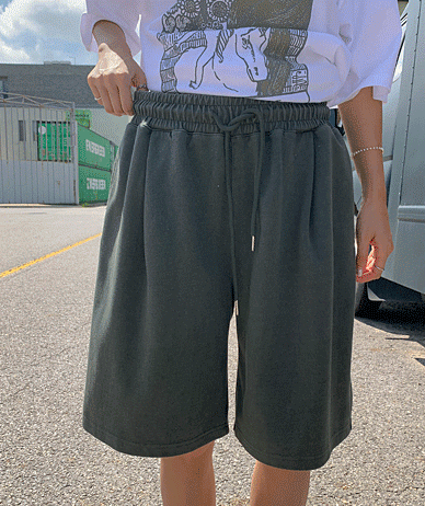 [Unisex] Ford Pintuck Bermuda Pigment Banding Shorts
