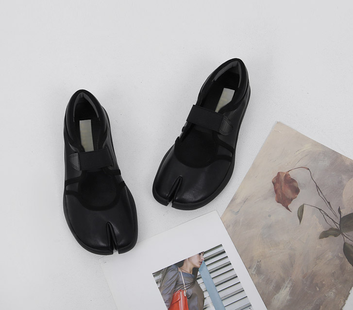Glow Tabir Shoes