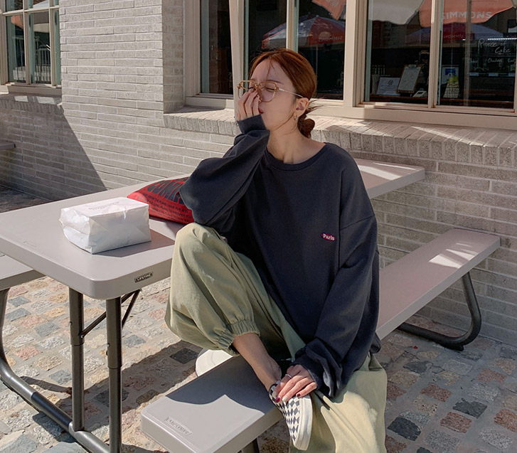 [Unisex] Paris Lettering Patch Print Sweatshirt