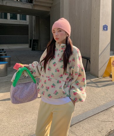 Flower Pattern Dumble Half Zip Up