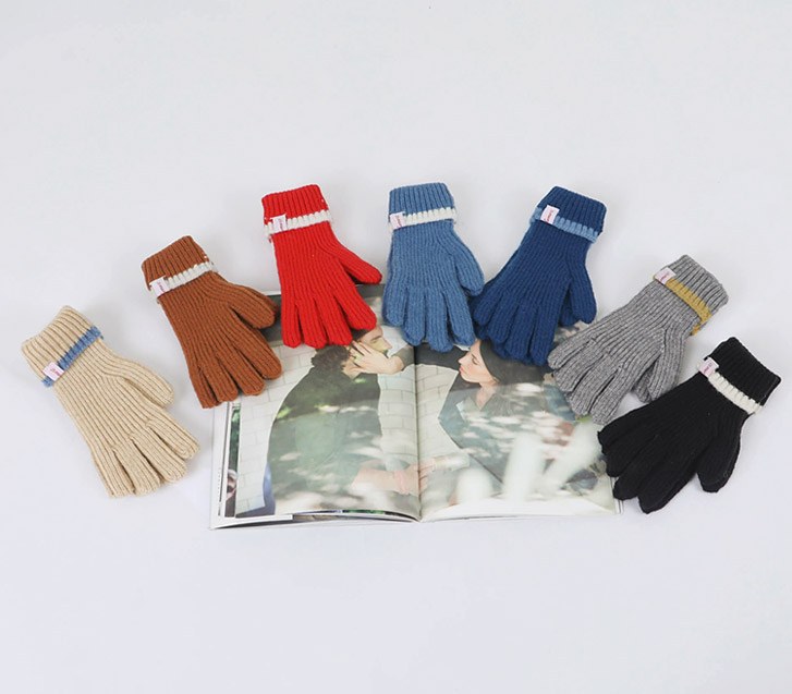 knob knit line gloves